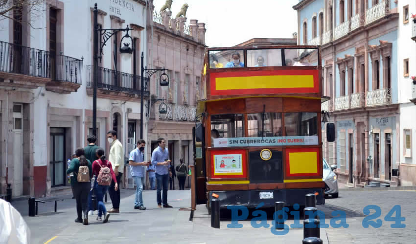 Después de más de cuatro meses del inicio de la contingencia sanitaria por COVID-19, que ha generado la pérdida de empleos, cierre de negocios y el paro de actividades en todos los sectores, los prestadores de servicios turísticos y operadoras han debido modificar sus servicios y su forma de trabajo, ya que anteriormente solían recibir a un gran número de turistas, tanto en fines de semana como en puentes o vacaciones, lo que representaba un ingreso seguro para sus trabajadores (Foto:Merari Martínez)