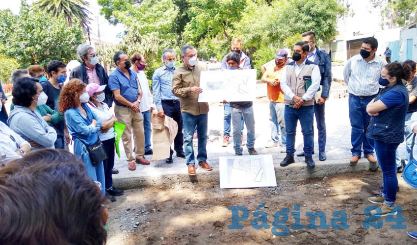 Continúa la inconformidad en torno a los trabajos de rehabilitación del camellón, ahora por el cierre de calles, en un proyecto que acusaron “fue hecho sobre las rodillas”, pues las autoridades de Zapopan no pensaron en el caos vial que esta medida generará/Foto: Elizabeth Ríos Chavarría