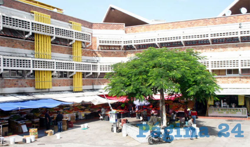 Locatarios del mercado Libertad, conocido como San Juan de Dios, en el corazón de Guadalajara, aseguraron que el nuevo administrador no les sirve y advirtieron que no permitirán imposiciones para firmar algún tipo de oscuro acuerdo con el ayuntamiento tapatío/Foto: Francisco Tapia