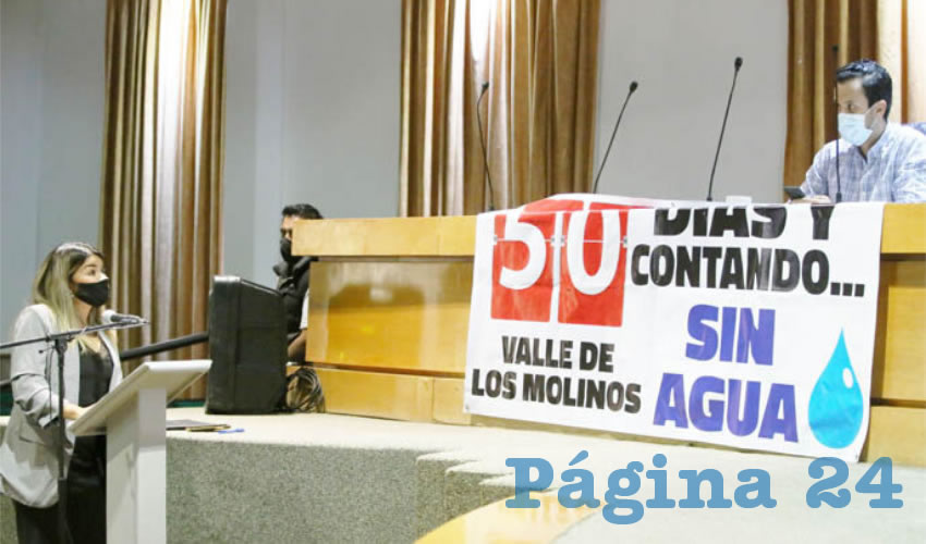 Van más de 50 días desde que vecinos de Valle de los Molinos padecen escasez de agua, a pesar de la “intervención” que el gobierno de Pablo Lemus hizo para mitigarlo; sin embargo, a juicio de los regidores de MC, que son mayoría en el ayuntamiento, el alcalde y las oficinas municipales “hacen lo necesario” para solucionar el problema/Fotos: Elizabeth Ríos Chavarría