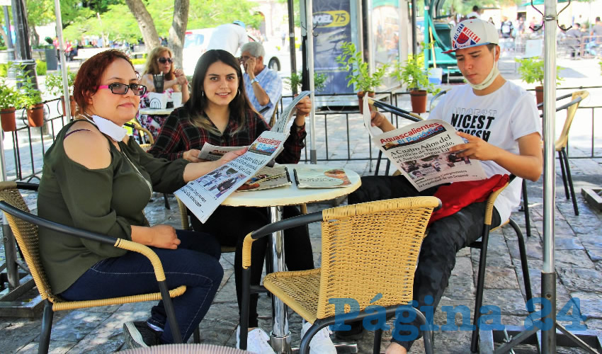 En Caf&eacute; Catedral desayunaron Teresa Villegas Carrillo, Janeth Contero Villegas y Armando Daniel Hern&aacute;ndez Cuevas