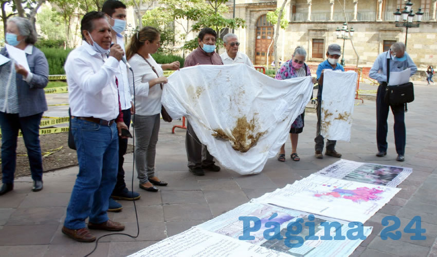 El gobierno de Jalisco tiene presupuestados mil 100 millones de pesos para combatir el grave problema de contaminación en el río Santiago, que está enfermando a miles de personas asentadas en los márgenes del caudal y en la ribera de Chapala; sin embargo, no se ven acciones en que haya gastado el recurso, lamentaron activistas ambientales/Foto: Francisco Tapia