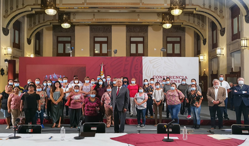 El presidente Andrés Manuel López Obrador recibió a familiares de los 39 mineros atrapados en la mina de Pasta de Conchos (Foto: @lopezobrador_)