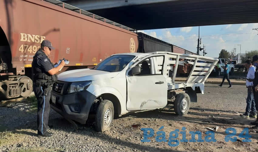 El inusual percance ocurri&oacute; en el cruce del camino ferroviario y avenida Aguascalientes norte