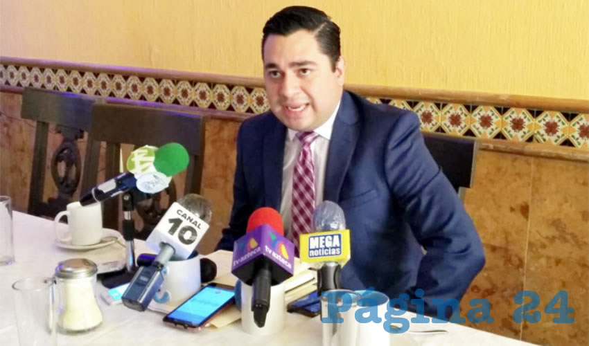 René Ramos, abogado de los vecinos de El Country, indicó que el ayuntamiento tapatío otorgó permisos de forma arbitraria, violando sus propias disposiciones, acciones que fueron emitidas en la pasada administración a cargo entonces de Enrique Ibarra Pedroza, hoy secretario general de Gobierno de Jalisco/Foto: Francisco Tapia