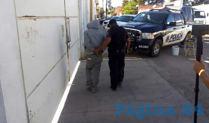 El vicioso Rodolfo &ldquo;N&rdquo; &ldquo;N&rdquo;, de 37 a&ntilde;os de edad, se llev&oacute; a la menor de edad a una casa de Las Huertas, pero una vecina lo delat&oacute; y fue arrestado