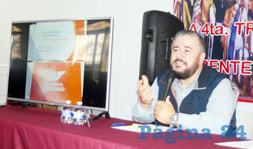 Ahora resulta que Susana Priscila Álvarez, encargada del Instituto de la Juventud de Guadalajara, entrega despensas del gobierno municipal y del estatal para promocionar su imagen de cara a los próximos comicios, tronó Jorge Carlos Ruiz, el contralor ciudadano/Foto: Francisco Tapia