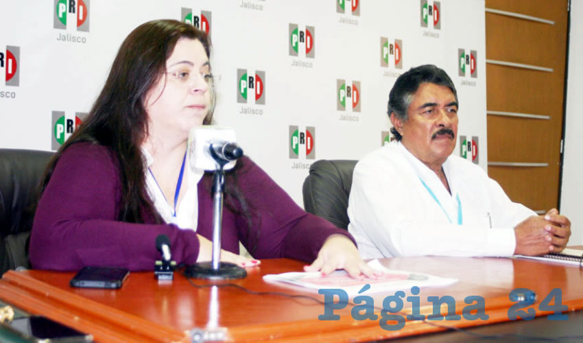 “Nunca había habido un problema de esta naturaleza”, soltó Roberto Ayala, quien agregó que el alcalde tapatío está defraudando a los vecinos de esta comunidad, pues pese a los recursos legales interpuestos –y ganados– Ismael del Toro no mueve un dedo para frenar la construcción
