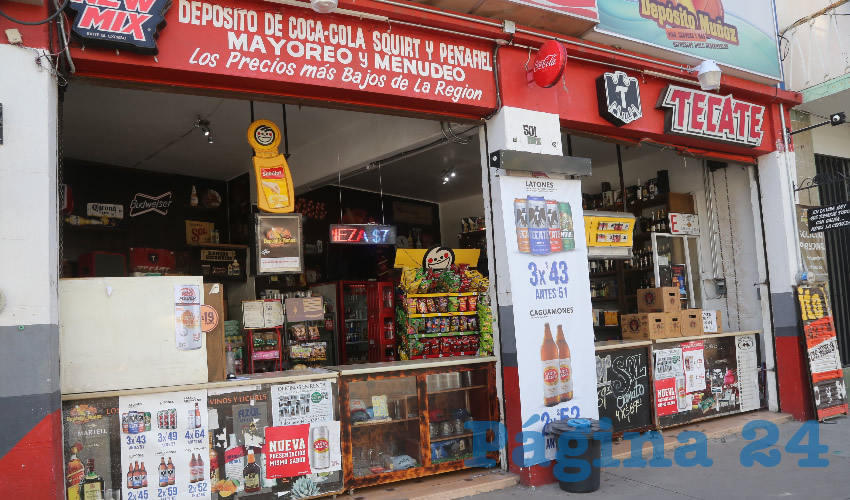 En tiendas de conveniencia, las ofertas de bebidas alcohólicas, antes de la ley seca (Foto: Eddylberto Luévano Santillán)