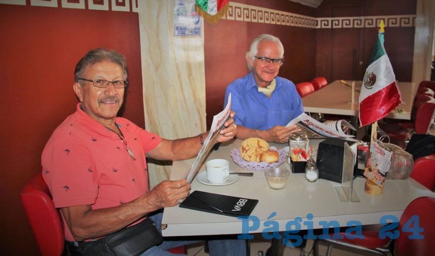 En el restaurante Mitla desayunaron Ramón Preciado Peña y Sergio Zamarripa Álvarez