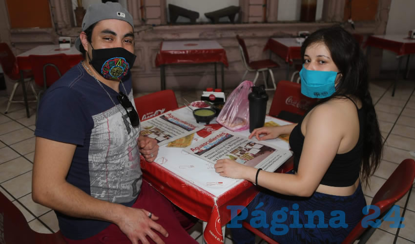 En Gorditas La Merced desayunaron Jonathan Morett Figueroa y Daniela Luna Chávez
