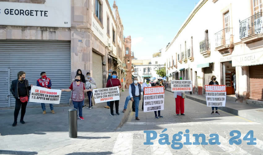 Una docena de comerciantes del Centro Histórico pusieron de cabeza a este punto de la ciudad, bloquearon diferentes calles en reclamo a los apoyos económicos que el gobierno de Alejandro Tello Cristerna no les ha entregado (Foto Merari Martínez)