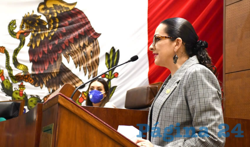 En sesión ordinaria del Congreso del Estado, la diputada local de Movimiento Regeneración Nacional (Morena), Navidad Rayas Ochoa, leyó la iniciativa con proyecto de decreto con el que se busca expedir la ley con la que se crea la Orquesta Sinfónica de Zacatecas y el Coro