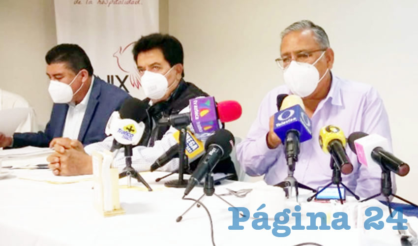 Ejidatarios de El Zapote informaron que la semana pasada se reunieron con la SCT, y se dijo que en octubre les darán respuesta definitiva a la pugna que sostienen desde hace años por el pago de las tierras donde se construyó el aeropuerto de Guadalajara/ Foto: Francisco Tapia