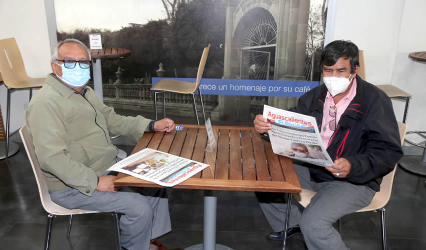En Café Punta del Cielo departieron Jesús Torres Luévano, líder del SUTEMA, y Rodrigo Arellano Ureña