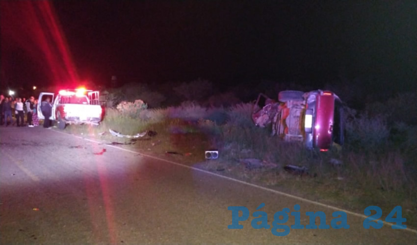 En la carretera estatal 10, en la comunidad Santiago, Pabellón de Arteaga, se accidentó una camioneta Blazer