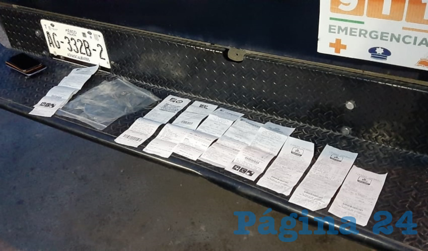 Los v&aacute;ucher de las compras que hicieron los tres hombres y cinco mujer inmediatamente de robar un bolso con tarjetas de cr&eacute;dito