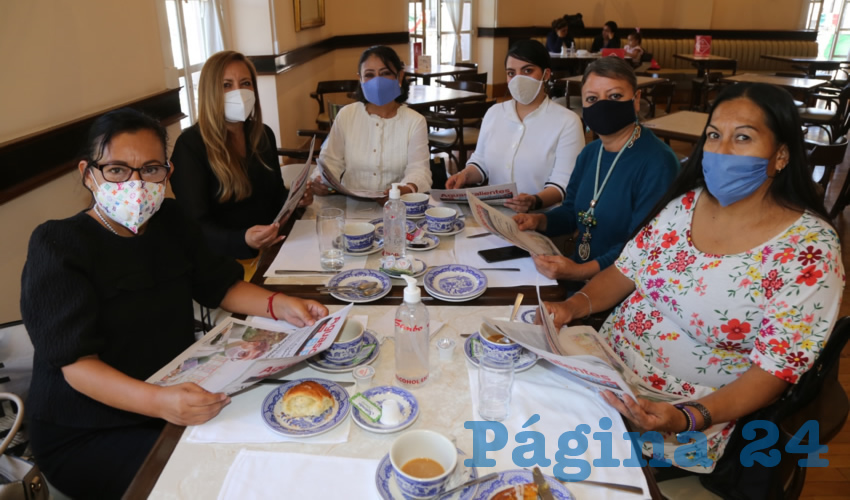 En Sanborns Francia desayunaron Silvia Garc&iacute;a, Lupita Guerrero, Patricia Garc&iacute;a Garc&iacute;a, diputada local; Tere Guti&eacute;rrez, Denise Campos y Maricela G&oacute;mez