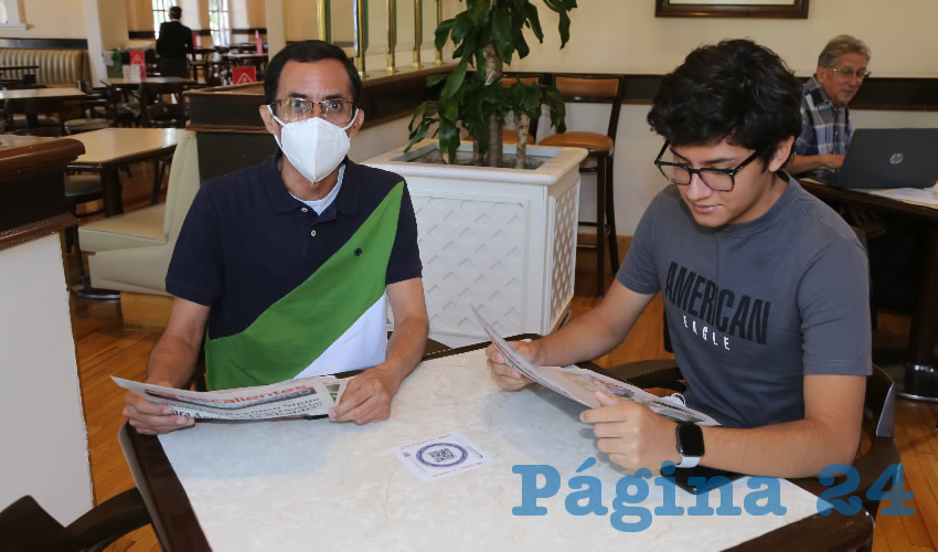 En Sanborns Francia desayunaron Alberto Rodr&iacute;guez Res&eacute;ndiz y su hijo Jos&eacute; Alberto Rodr&iacute;guez Garc&iacute;a