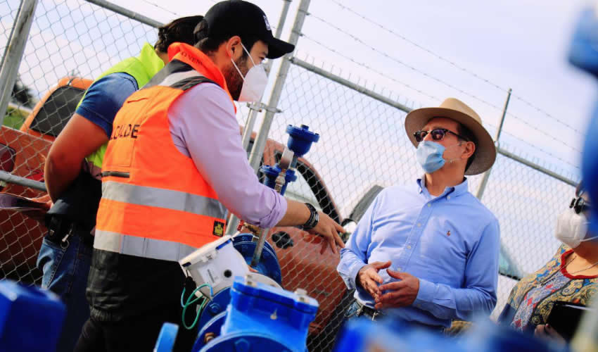 Ulises Mejía Haro realizó un recorrido de supervisión en el pozo de agua potable poniente II