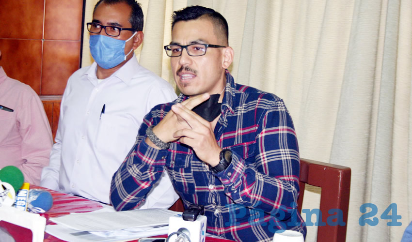 Por su parte, Abraham Gobel, otro de los representantes, calificó al gobernador de ser un delincuente y de tener vínculos con el narcotráfico, algo que dijo, ha sido el motivo para que sea omiso y coloque gente que no está dando resultados en las dependencias