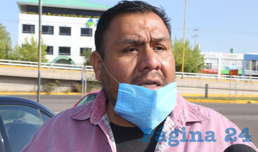 Francisco Prieto Esquivel, administrador de grupos de choferes de plataforma (Foto: Eddylberto Luévano Santillán)