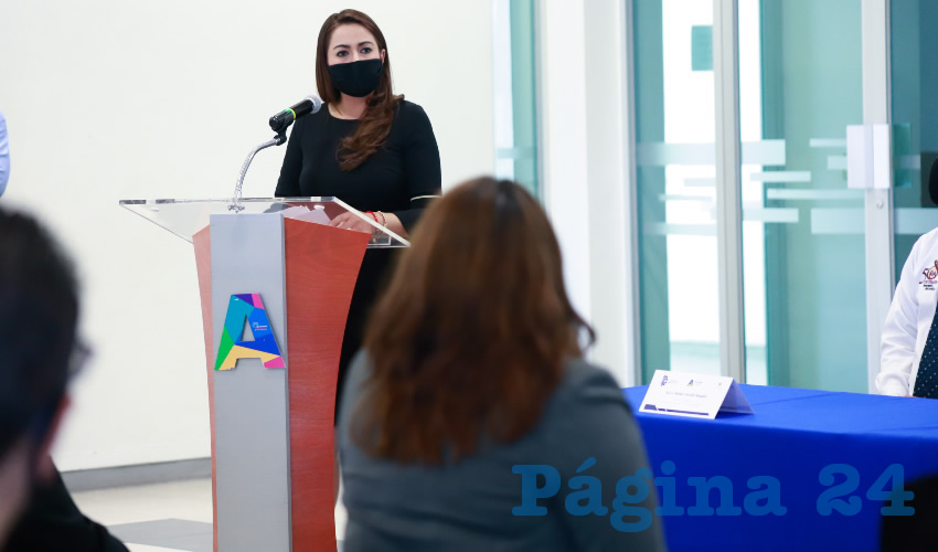 La alcaldesa agradeció el interés de directivos, docentes y de mil 300 alumnos de nuevo ingreso que este semestre participarán en pláticas y talleres