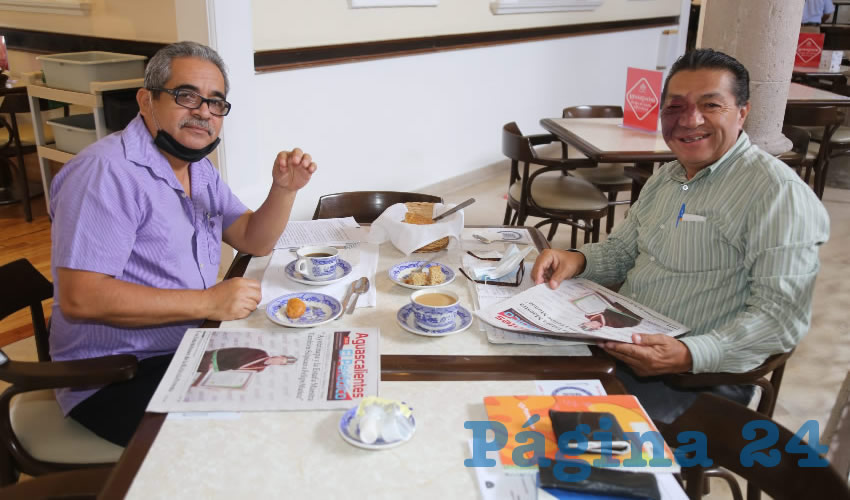 En Sanborns Francia desayunaron David Romo Anaya y Manuel Macías