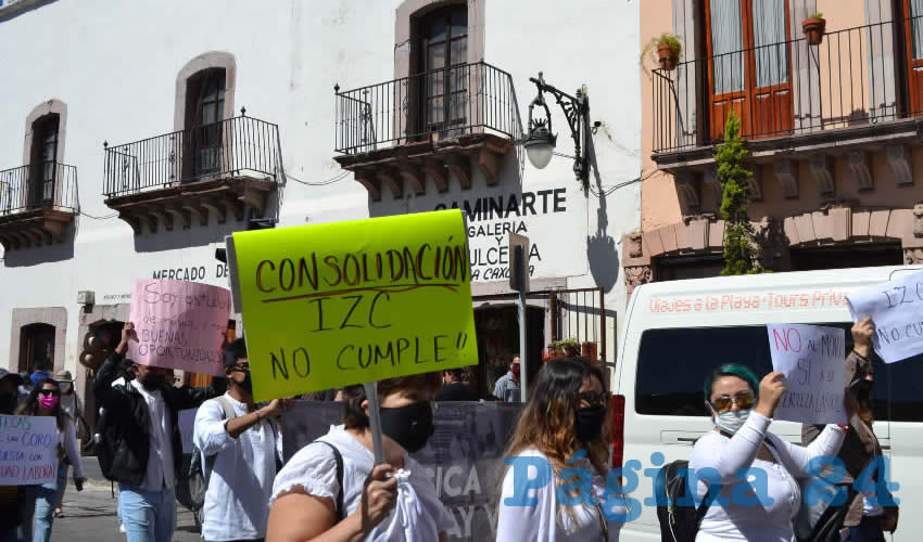 La manifestación inició a la altura de la Unidad Académica de Ingeniería de la Benemérita Universidad Autónoma de Zacatecas (BUAZ), luego el contingente se incorporó para seguir la protesta sobre el bulevar Adolfo López Mateos, donde ocuparon un carril para llegar al primer cuadro del Centro Histórico, donde finalmente concluyó la manifestación frente a Palacio de Gobierno.