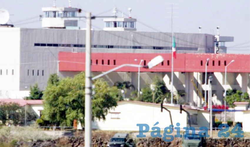 Con motivo del cierre de la cárcel de máxima seguridad de Puente Grande, en Jalisco, anunciado el pasado 28 de septiembre por el gobierno federal, el periodista J. Jesús Lemus expone los horrores que sufrió en los intrincados y oscuros pasillos de aquel infierno al que fue arrojado por revelar las relaciones que, asegura, mantenía Luisa María Calderón Hinojosa –hermana del entonces presidente Felipe Calderón– con Servando Gómez Martínez, La Tuta, jefe del Cártel de Los Caballeros Templarios/Foto: Especial