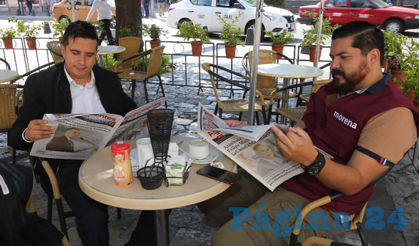 En Caf&eacute; Catedral departieron Jorge Galarza Mart&iacute;nez, polit&oacute;logo; y Gabriel S&aacute;nchez Garc&iacute;a, encargado de elecciones de Morena