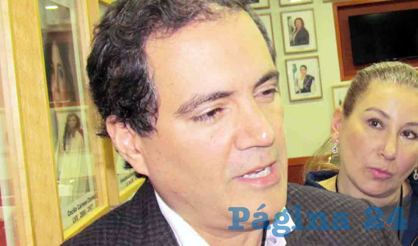 Juan Partida, titular de Hacienda de Jalisco, explicó que desde agosto se ha registrado una disminución en los suministros, esto, ante los cuestionamientos de legisladores por los reclamos de la ciudadanía por la dificultad para acceder a las pruebas/Foto: Archivo Página 24