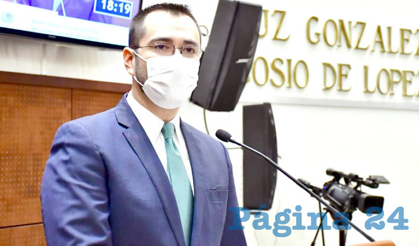 Jehú Eduí Salas Dávila, secretario general del Gobierno, compareció ante la LXIII Legislatura, en donde fue cuestionado principalmente en torno a por qué elementos de la Secretaría de Seguridad Pública (SSP) están comisionados a ser escoltas de algunas personas, el fracaso del proyecto de la Presa Milpillas, la ingobernabilidad y la inseguridad (Foto: Cortesía)