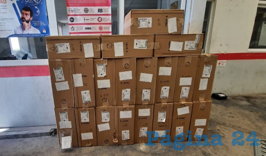 Policías federales ministeriales encontraron la mercancía ilegal en una empresa de paquetería