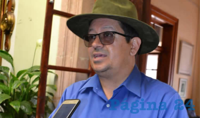 Simitrio Quezada Martínez, coordinador de la Red Estatal de Bibliotecas Públicas (Foto: Archivo Página 24)