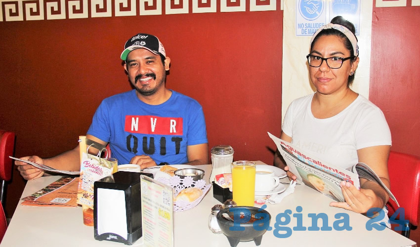 Christian Mendoza D&iacute;az y Marisela Serna L&oacute;pez desayunaron en el restaurante Mitla