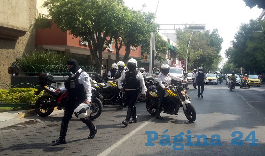 Los inconformes pretendían instalarse afuera de Palacio de Gobierno y a lo largo de la calle Ramón Corona, pero policías viales les cerraron el paso