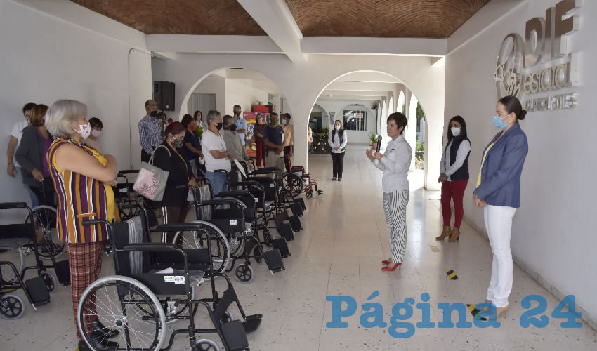 Durante las entregas la presidenta estuvo acompañada por la directora general del DIF Estatal, Nancy Xóchitl Macías Pacheco y la presidenta del DIF Municipal de Calvillo, Ana Iselda Gutiérrez Calvillo