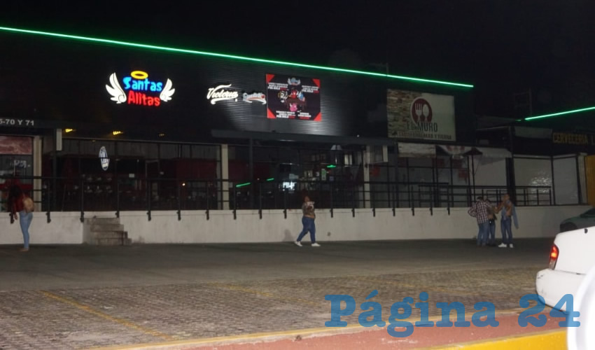 La pelea campal se desarrolló en el estacionamiento de Plaza Kabah, y durante y después de la misma brillaron por su ausencia tanto policías preventivos como estatales