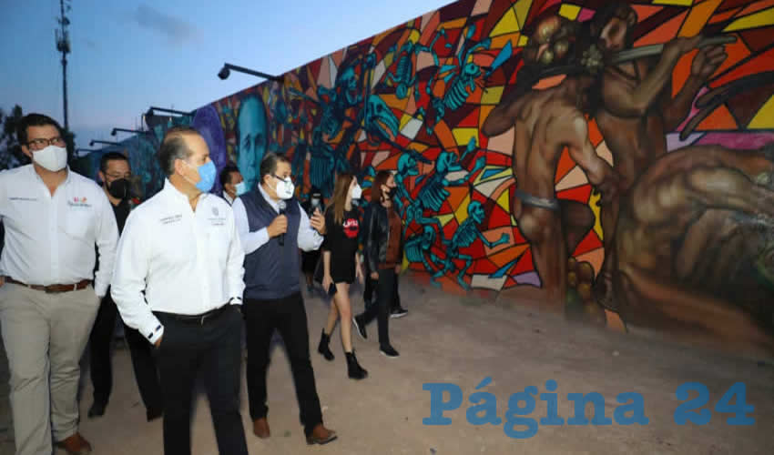 El proyecto contempla un paso superior en la calzada norte, en el sentido oriente hacia el poniente, con dos carriles de circulación continua y un crucero con dos retornos
