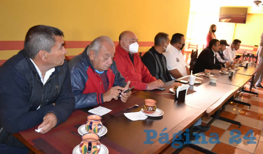 Ulises Álvarez Casillas, representante legal de la compañía Citicab, presentó esta aplicación con la que el gremio pretende capacitarse para mejorar el servicio que ofrecen a los usuarios (Foto: Merari Martínez)