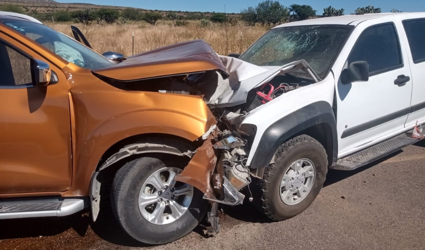 El encontronazo entre las dos camionetas ocurrió en la carretera estatal 38, en San José de Gracia