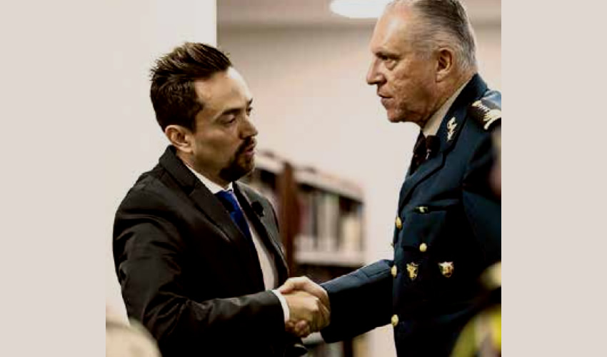 Arturo Ávila Anaya, antes de su repentina conversión al obradorismo, con el narcogeneral Salvador Cienfuegos Zepeda (Foto publicada en Excélsior, el 29 de marzo de 2018)