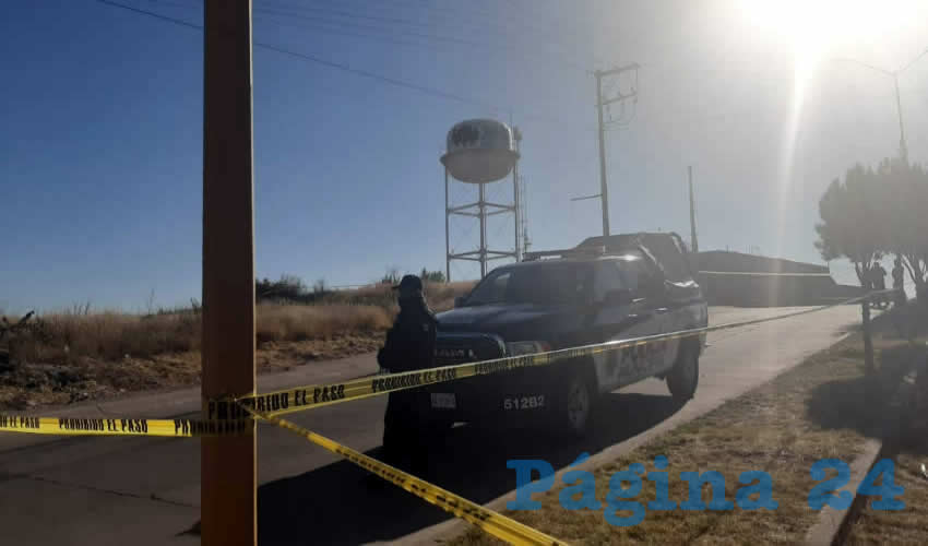 Cerca de un pozo elevado, fue encontrado el cadáver de una mujer que fue golpeada y apuñalada, además de que su verdugo intentó estrangularla