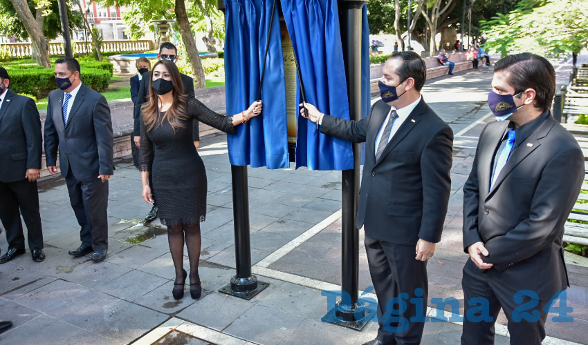 Se entregó un reconocimiento a personalidades que han destacado por su desempeño a favor de Aguascalientes