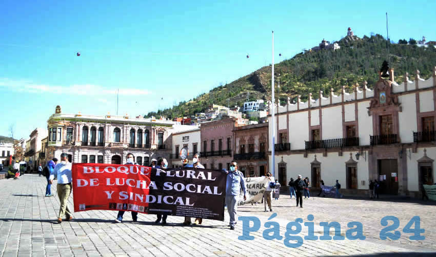 Integrantes de la Orquesta de Cámara y Coro del Estado de Zacatecas se manifestaron nuevamente en las principales calles del Centro Histórico de la capital para reclamar los pagos que no ha depositado la administración estatal (Foto: Merari Martínez)