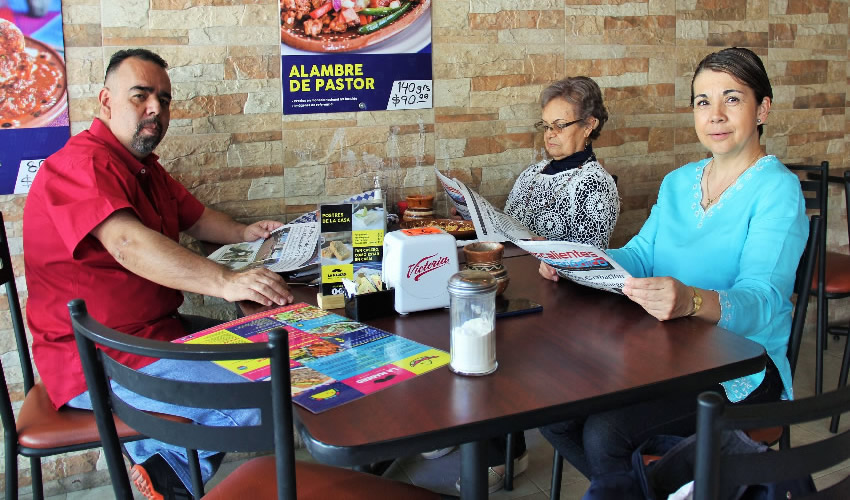 En el restaurante La Madero desayunaron Felipe Z&uacute;&ntilde;iga Ram&iacute;rez, Rosa Mar&iacute;a Z&uacute;&ntilde;iga Ram&iacute;rez y Ang&eacute;lica Ram&iacute;rez Castillo