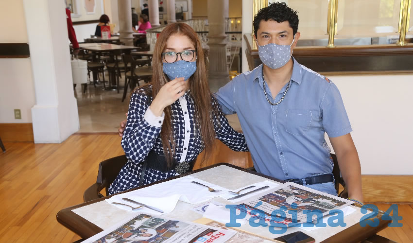 En Sanborns Francia desayunaron Esmeralda Gonz&aacute;lez Ch&aacute;vez y Carlos Ortiz Olivares