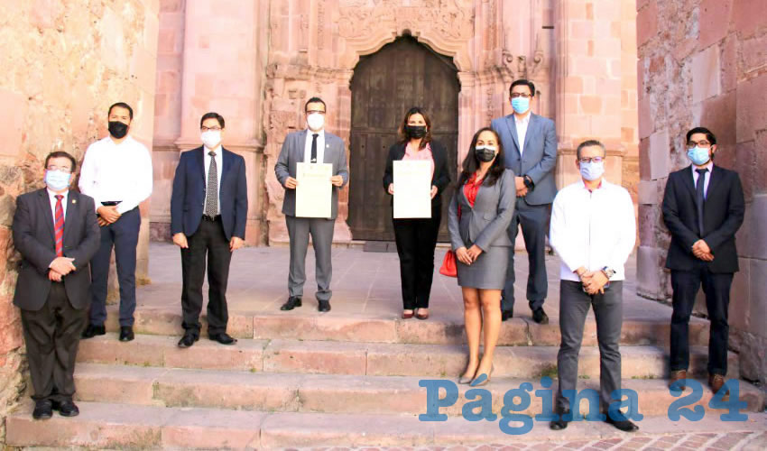 Autoridades del ayuntamiento capitalino firmaron un hermanamiento con representantes de la ciudad de Los Cabos, Baja California Sur, con la finalidad de desarrollar actividades de colaboración en promoción turística, intercambio de actividades culturales, artísticas, desarrollo sustentable y protección ambiental (Foto Cortesía)
