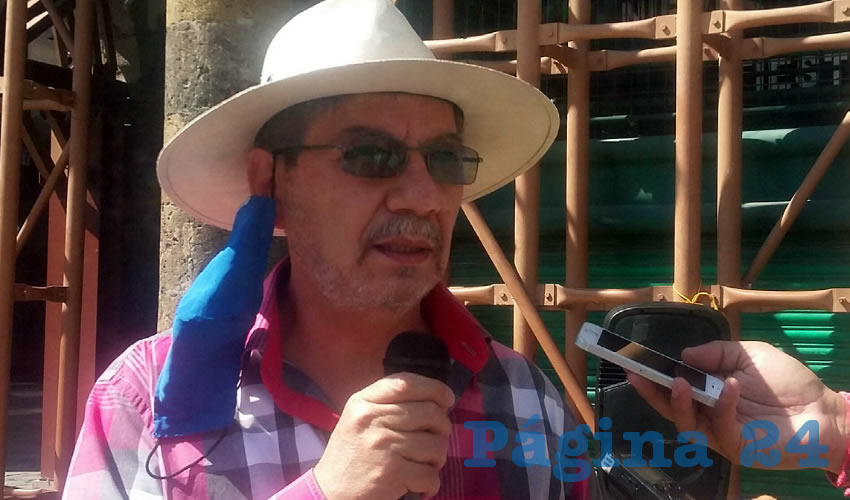 “No se me impuso ninguna multa ni castigo corporal, eso es lo que estoy denunciando, mi caso no es el único, pero es que ya hemos tenido otros problemas” con policías, lamentó Raúl Cuauhtémoc Argaes, quien pasó tres horas detenido en los separos hasta que un juez municipal lo declaró inocente/Foto: Francisco Tapia
